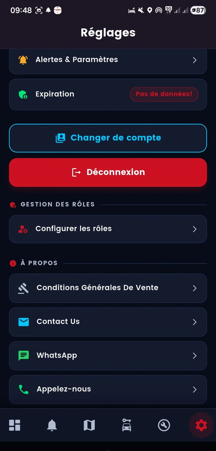 Écran Réglages de l’application : alertes, changement de compte et configuration des rôles des utilisateurs.